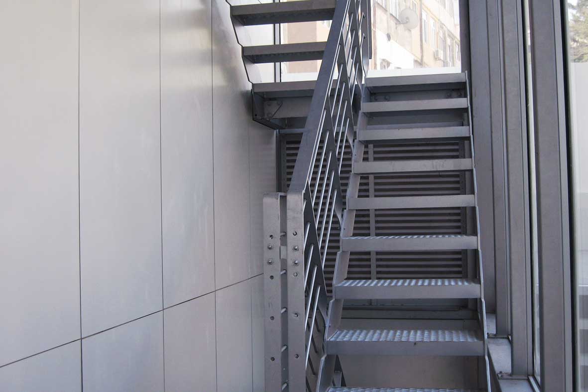 Fire Stairs · Escaleras - IDEA.AZ